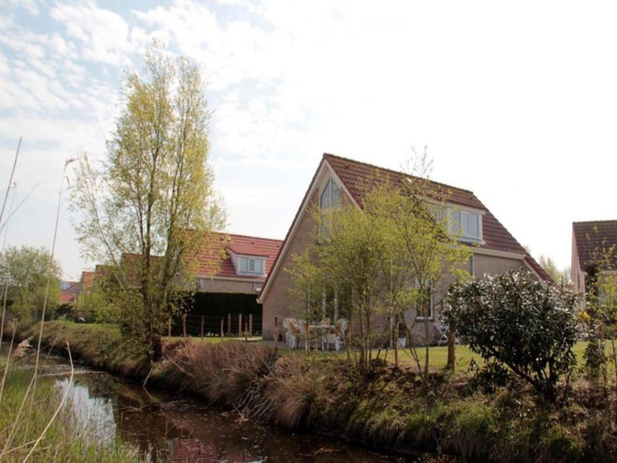 Vakantiehuis Appealing With Garden Breskens